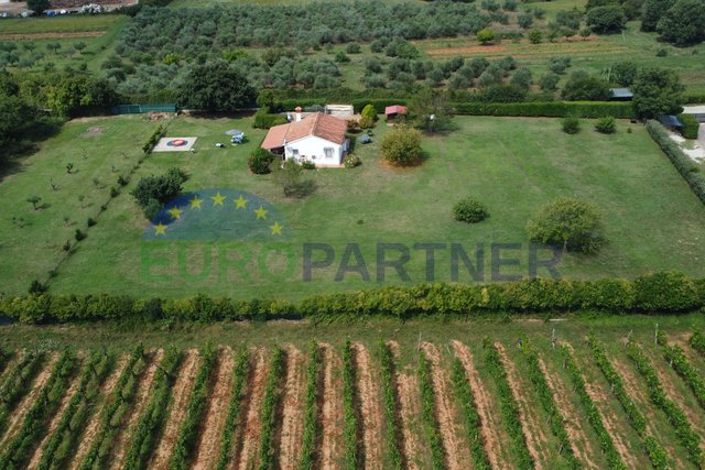 A house with a large plot of land near the sea in Rovinj