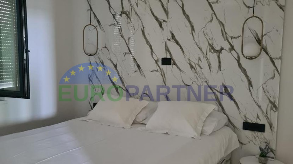 Modern newly built house with 2 apartments and swimming pool, Poreč area