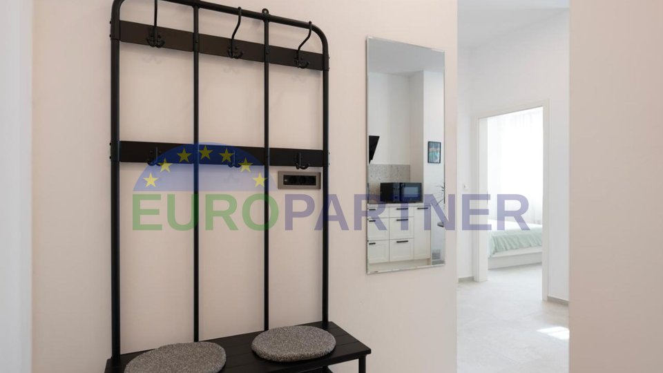 Modern furnished apartment with sea view, Poreč, surroundings