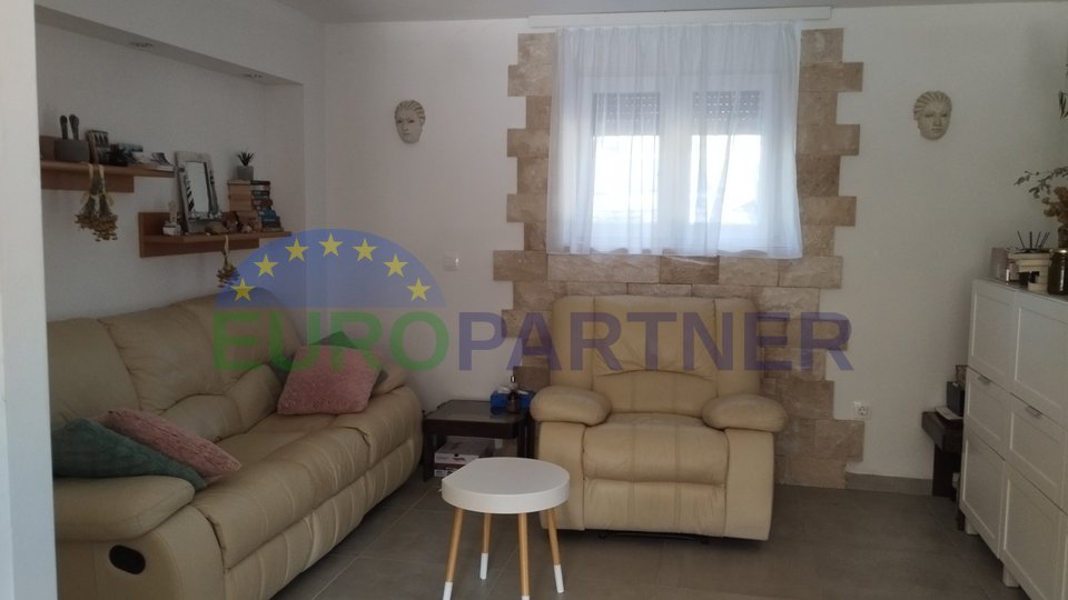Stan sa vrtom u bližoj okolici Poreča