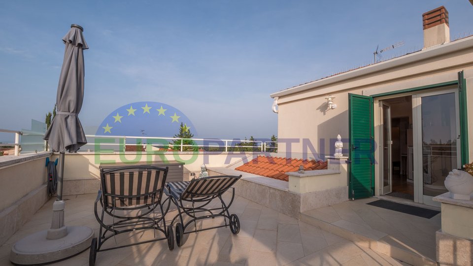 Poreč area, apartment with a large terrace and sea view!