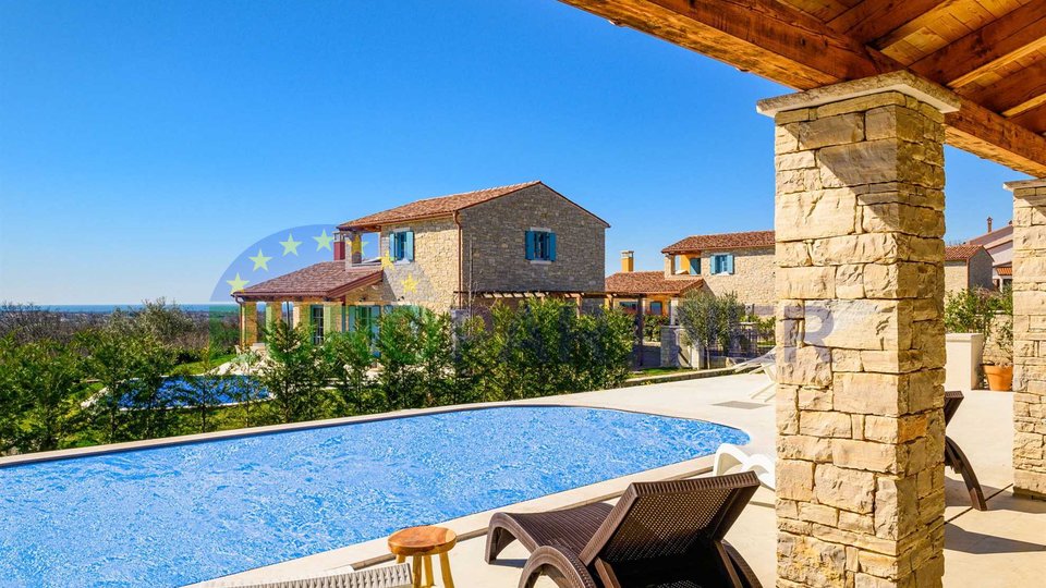 Istra, Umag, kuća s bazenom i pogledom na more