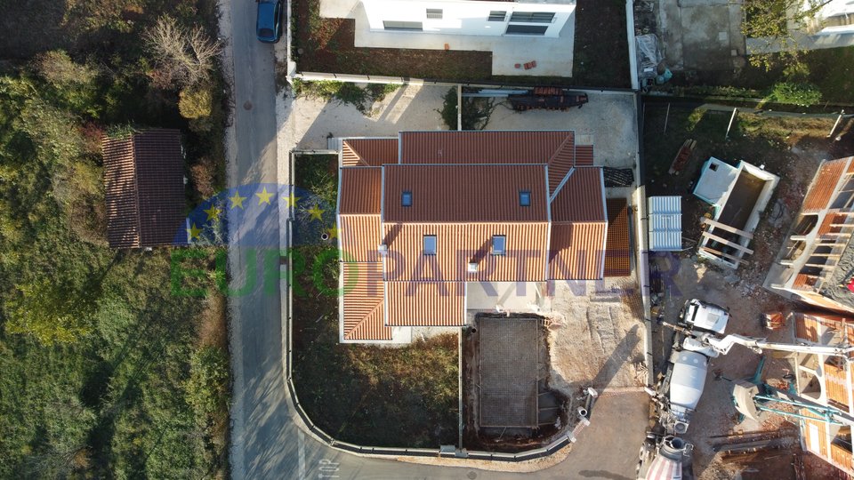 House 1 km from the sea and the center, Poreč