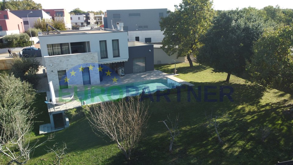 Villa of modern architecture and design with 4 bedrooms just 2 km from the center of Porec