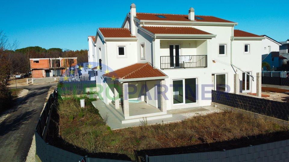 House 1 km from the sea and the center, Poreč