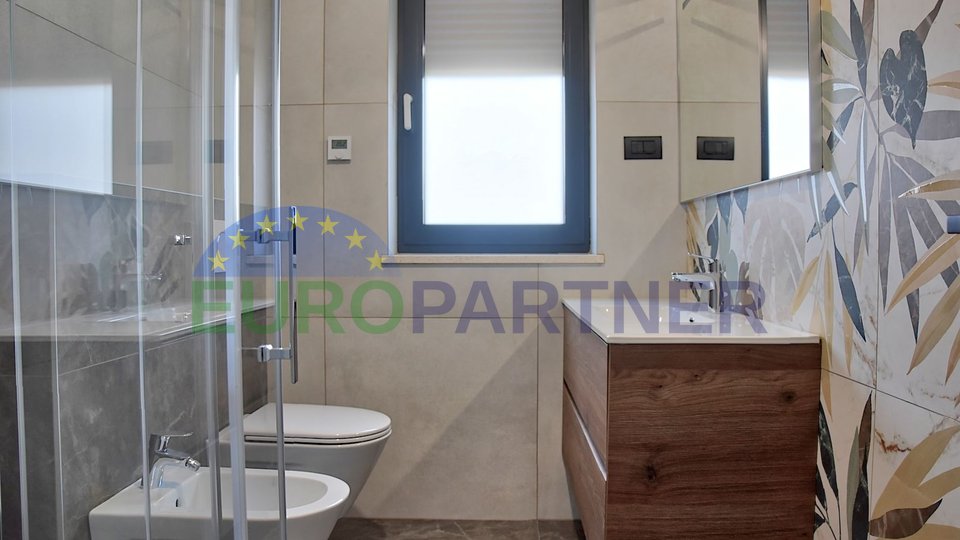 Exclusive apartment with garage in the center of Poreč, 253m2