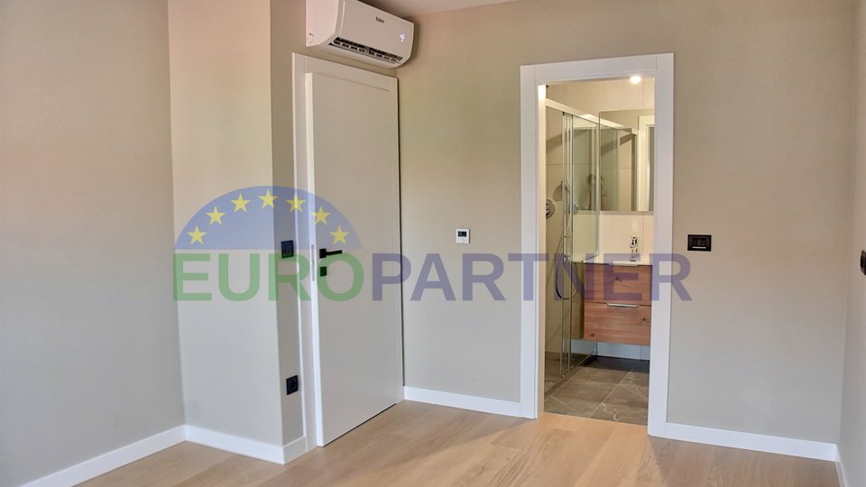 Exclusive apartment with garage in the center of Poreč, 253m2