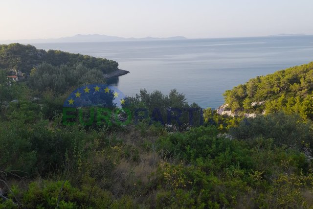 Agricultural land with the possibility of building and a view of the sea! Korčula