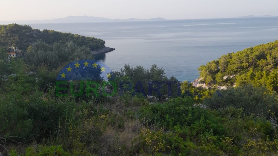 Agricultural land with the possibility of building and a view of the sea! Korčula