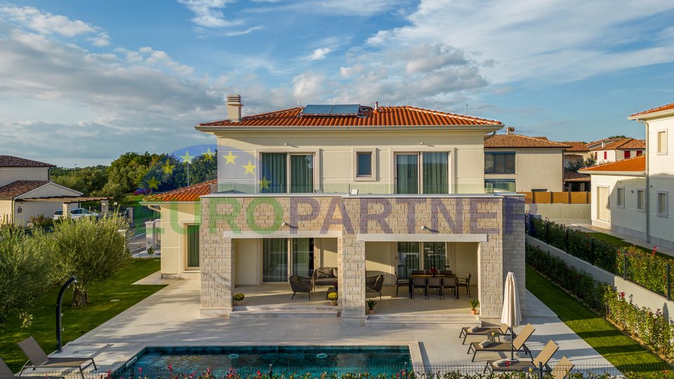 Luxurious villa with an enchanting view of the sea and the city, Vabriga