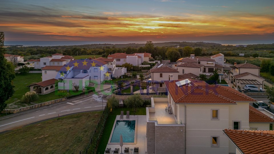 Luxurious villa with an enchanting view of the sea and the city, Vabriga