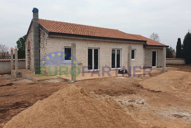 Stone house with garden in the vicinity of Umag