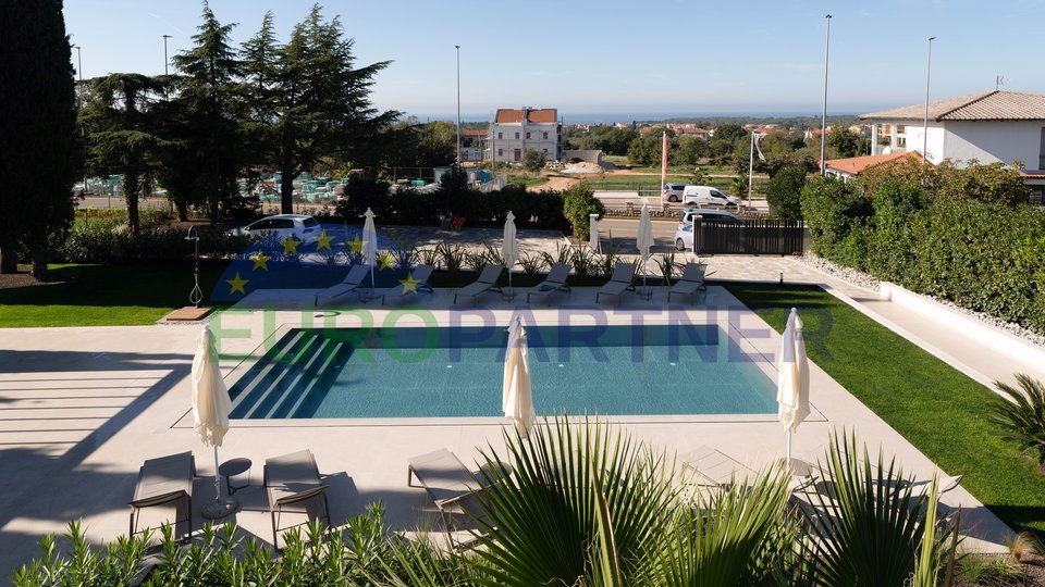 Eine wunderschöne Villa mit drei luxuriösen Apartments unweit des Meeres in Poreč