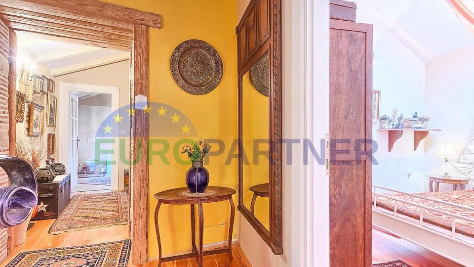 Unique on the market - beautiful stone villa with pool, Marčana