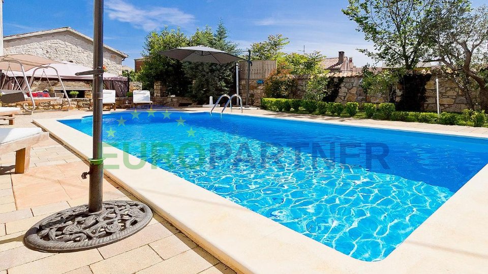 Unique on the market - beautiful stone villa with pool, Marčana