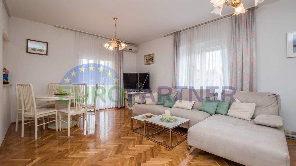 Apartment on the ground floor with a garden, Poreč, 2.5 km from the center and the sea!