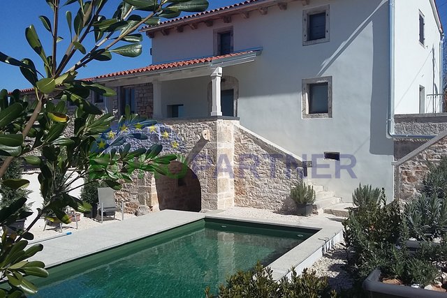 Bellezza in pietra con piscina riscaldata, Sveti Lovreč, Istria