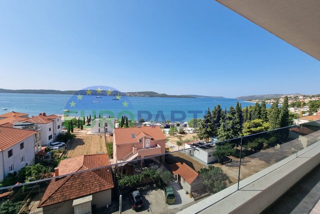 Penthouse of 150 m2 with a sea view and to Trogir