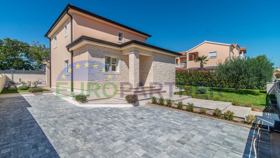 Eine wunderschöne Villa 2,5 km vom Zentrum von Poreč entfernt