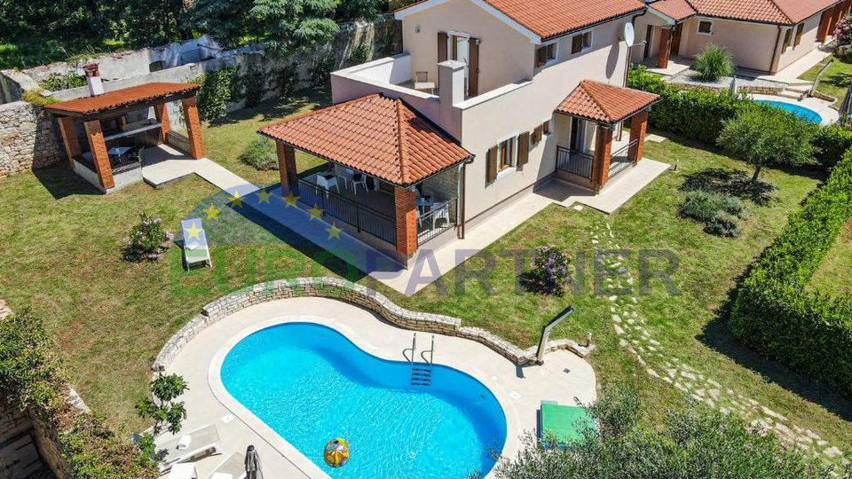 Villa mit Pool in einem ruhigen Dorf, in der Nähe von Poreč, Istrien