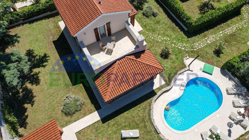 Villa mit Pool in einem ruhigen Dorf, in der Nähe von Poreč, Istrien