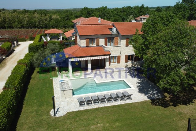 AGENCY EXCLUSIVE - New stone villa with swimming pool surrounded by nature, Višnjan
