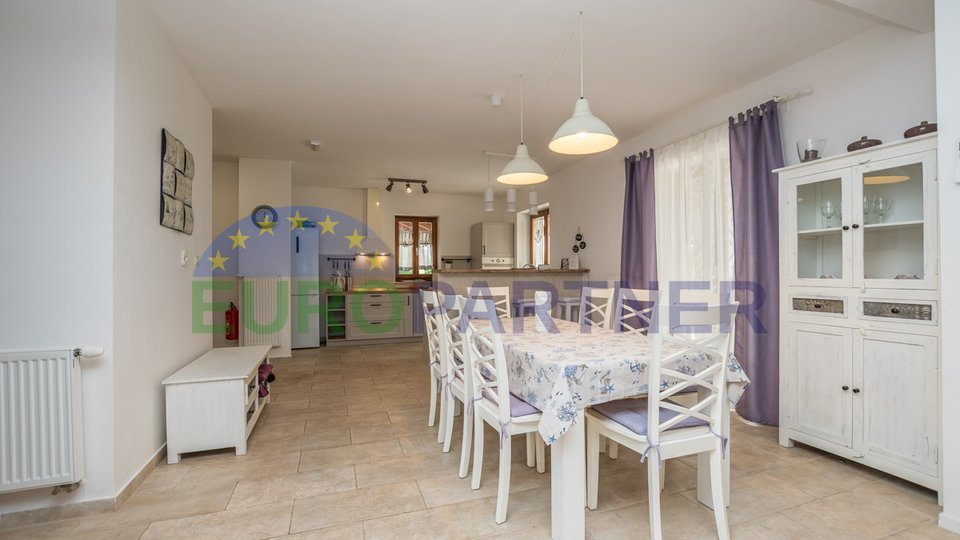 AGENCY EXCLUSIVE - Beautiful stone house with a large garden and swimming pool, Višnjan, Istria