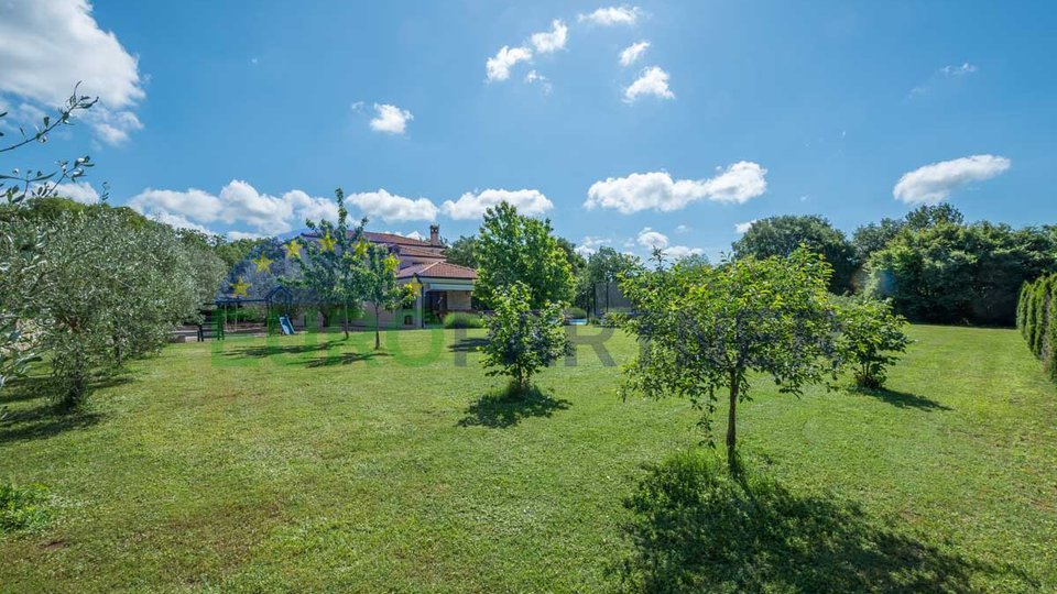 Istrien, Rovinj, ein wunderschönes Haus mit Swimmingpool und großem Garten