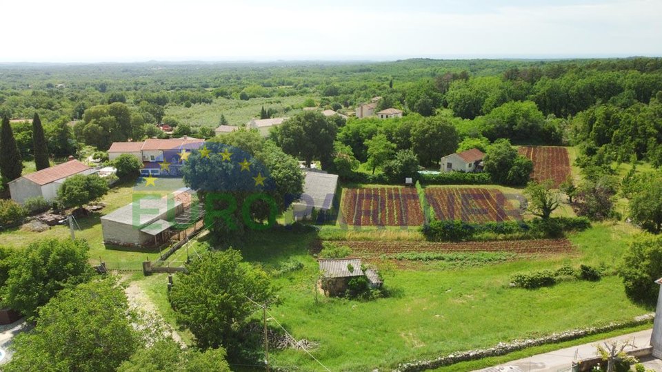 Poreč okolica, građevinsko zemljište 1700 m2