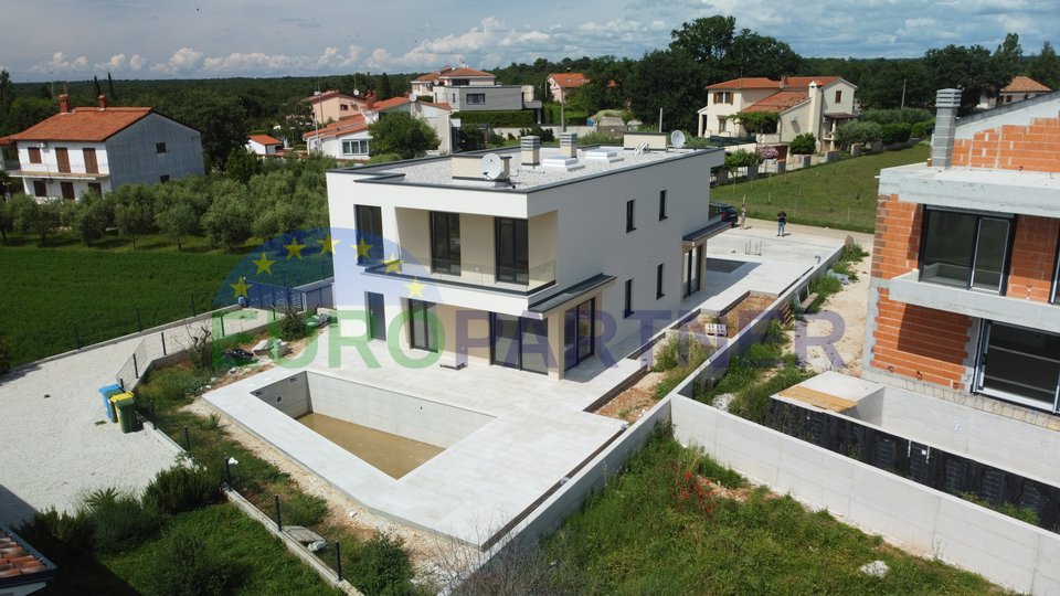 Beautiful semi-detached house of modern design, Poreč, 3.5 km from the sea