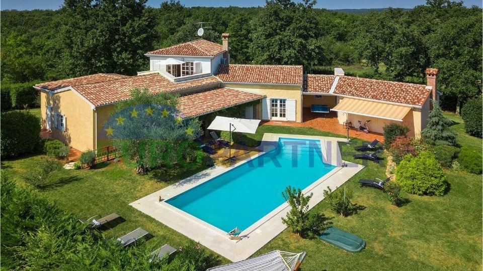 Villa with a beautiful large garden and on the edge of nature, Poreč, surroundings