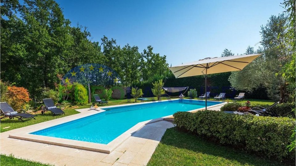 Villa with a beautiful large garden and on the edge of nature, Poreč, surroundings