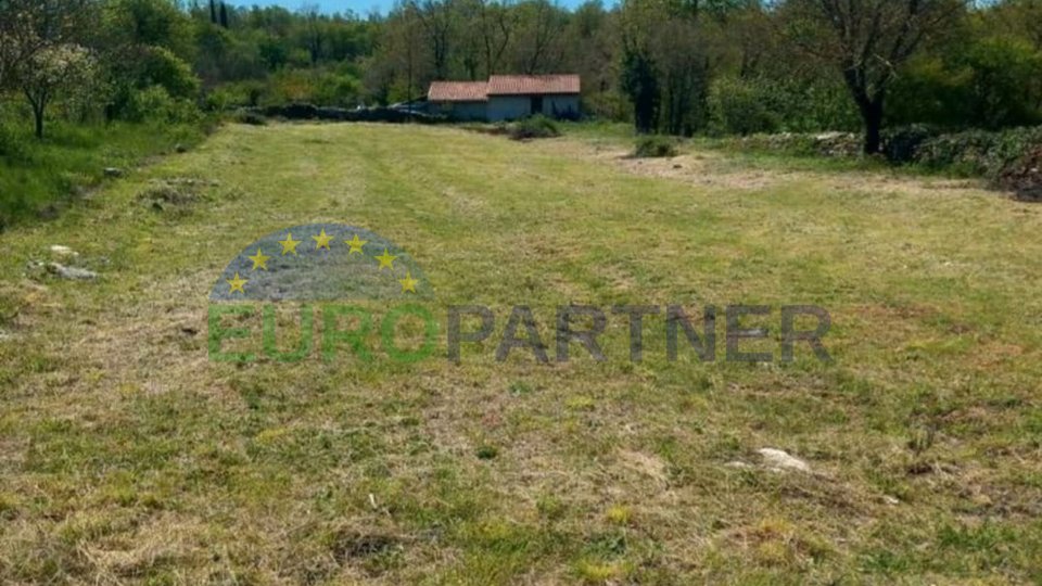 Opportunità! Istria, vicino a Canfanaro, terreno edificabile 1754 m2