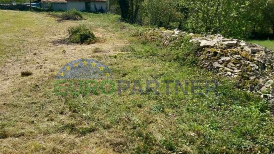 Opportunità! Istria, vicino a Canfanaro, terreno edificabile 1754 m2