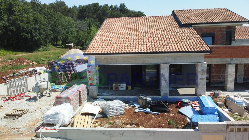 Semi-detached house in an attractive location near Poreč