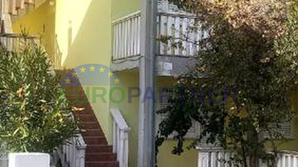 Apartmenthaus mit 3 Wohnungen von 150 m2, Privlaka Zadar