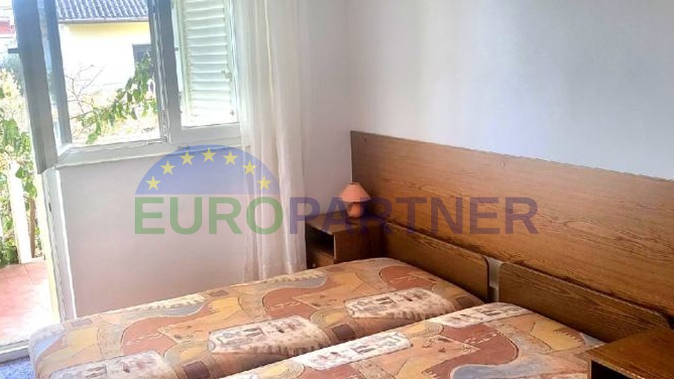 Apartmanska kuća sa 3 apartmana od 150 m2, Privlaka Zadar