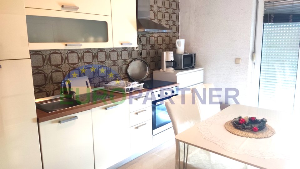 Omiš, Apartmenthaus von 500 m2 mit panoramic Meerblick