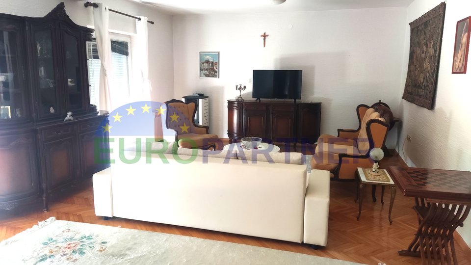 Omiš, apartment house of 500 m2 with panoramic sea view