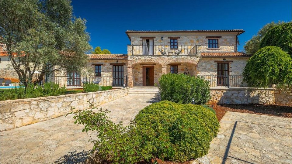 Stone villa on a hill overlooking the sea, Višnjan, Istria