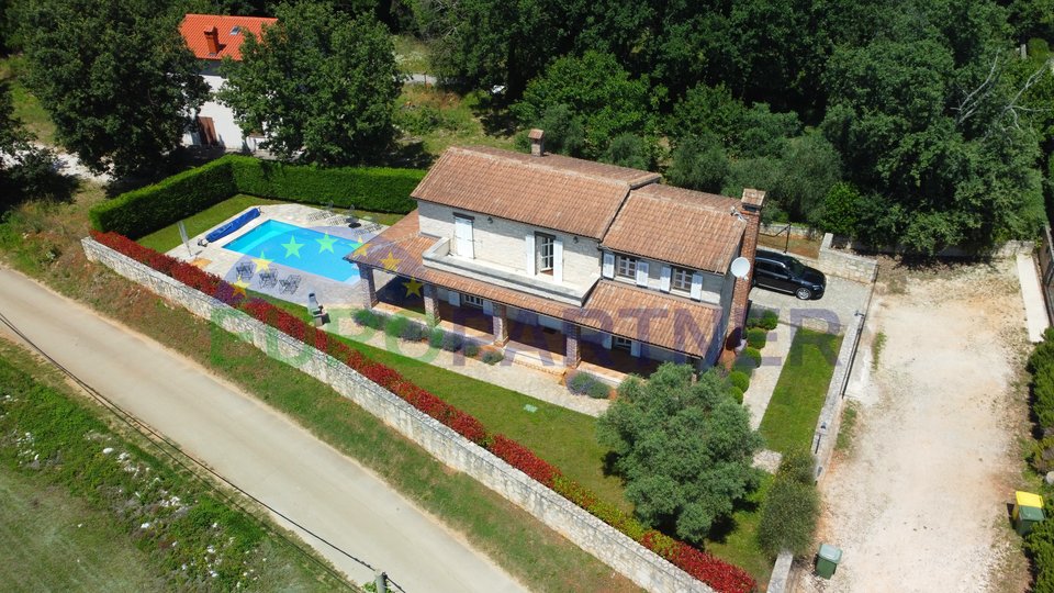 Porec area, stone house with pool and sea view