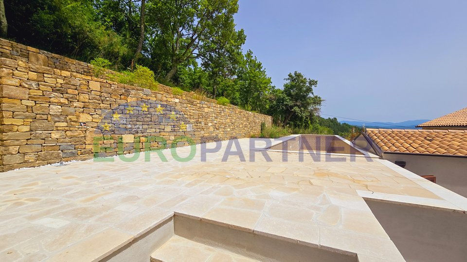 UNICO SUL MERCATO! Bellissima villa in pietra con vista su Montona, Oprtalj, Istria