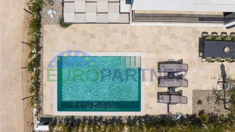 Una bellissima villa moderna a 1 km dal mare, Vabriga, in Istria