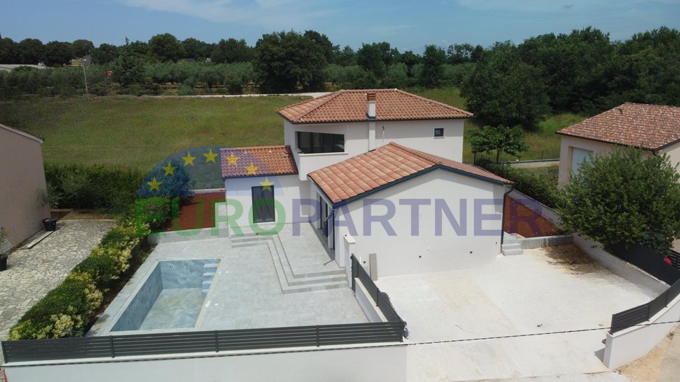 Villa with swimming pool, newly built, near Poreč