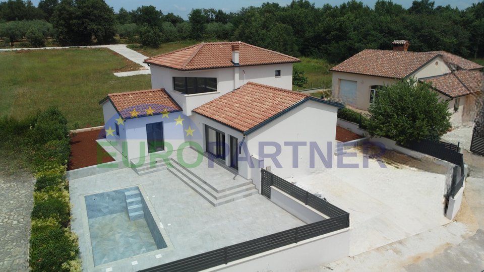 Villa with swimming pool, newly built, near Poreč