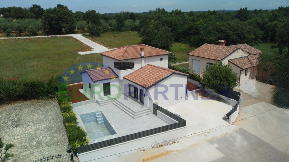 Villa with swimming pool, newly built, near Poreč