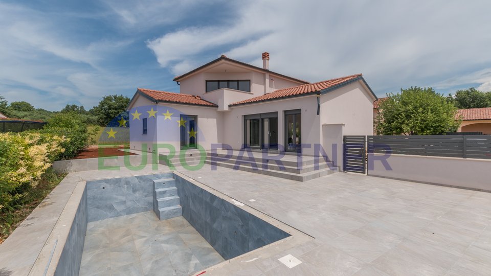 Villa with swimming pool, newly built, near Poreč