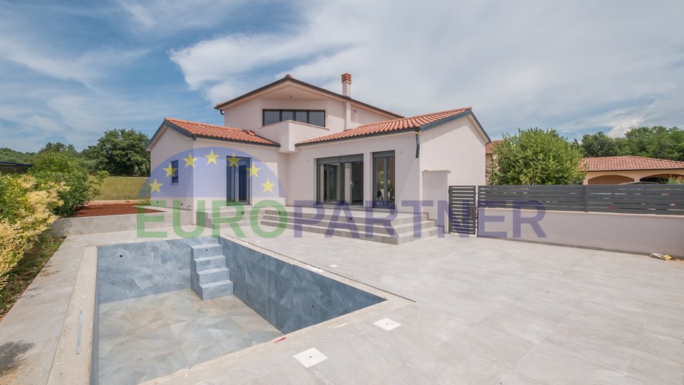 Villa with swimming pool, newly built, near Poreč