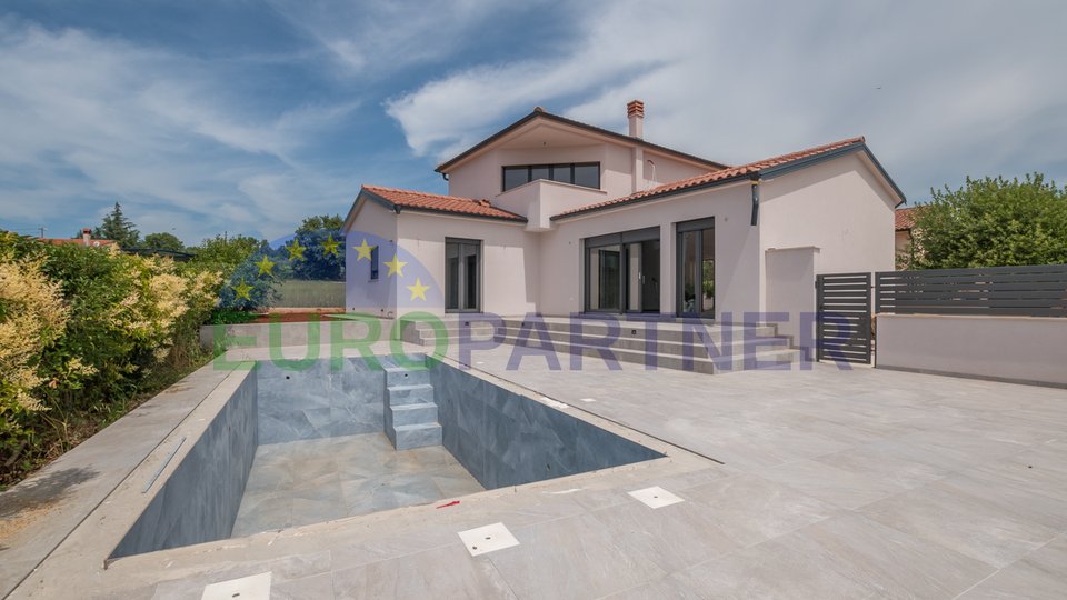 Villa with swimming pool, newly built, near Poreč