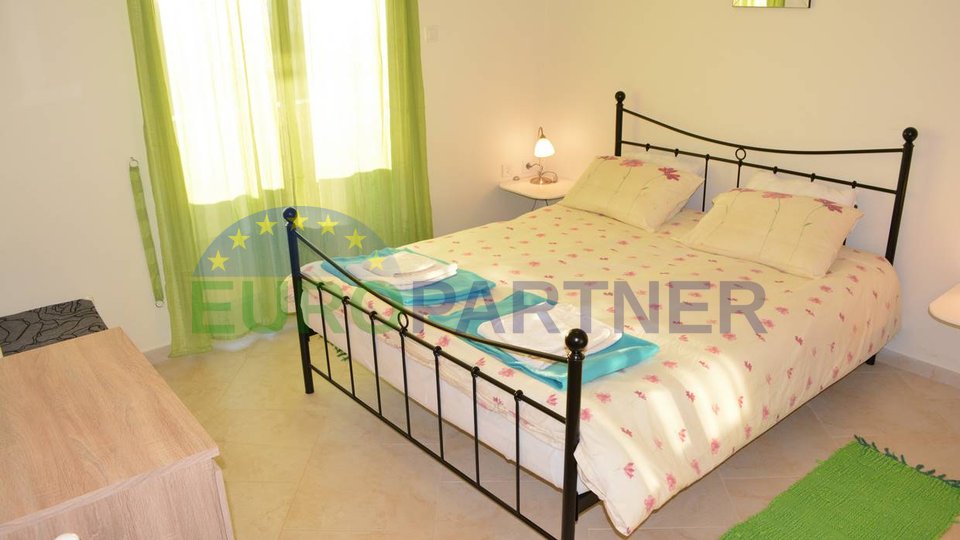 EXKLUSIVE ANGEBOT - Apartmenthaus 5 km von Poreč, Istrien